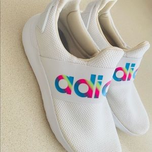 Youth girls Adidas Lite Racer Adapt size 4Y